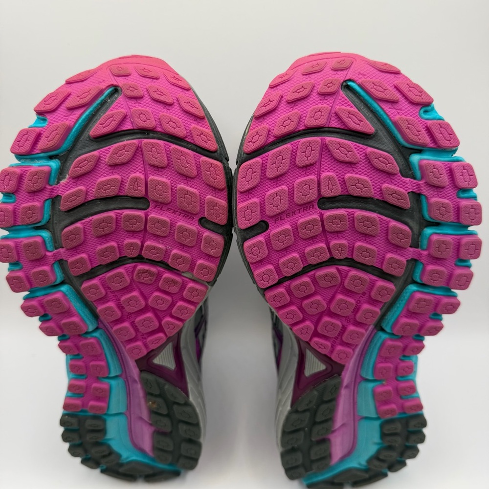 Brooks Adrenaline GTS 17 Women's Size 7 2E EX Wide Running Shoes Silver Purple - Picture 13 of 16